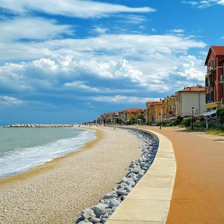 Apartment Seaview Flat In A Pet Friendly In *