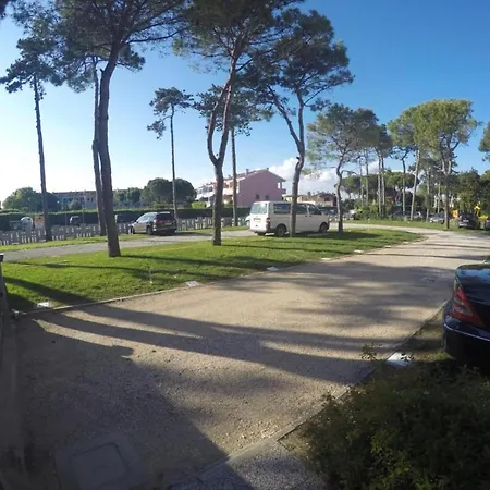 Seaview Flat In A Pet Friendly In *